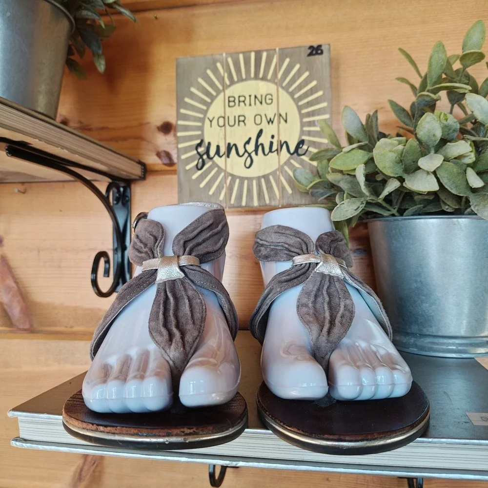 Matiko Pleated Suede Gray Leather Thong Slingback Sandal Boho Flats Comfort Sz 6